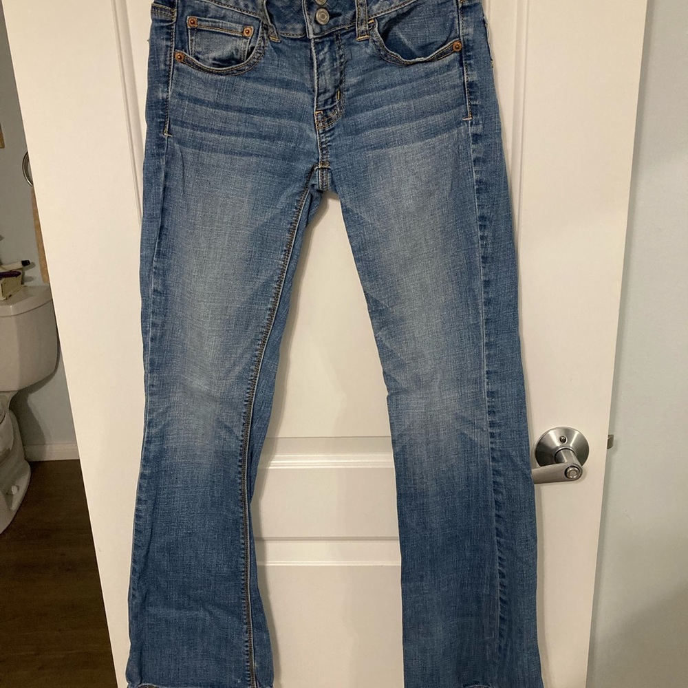 American Eagle Outfitters. “ Artist super stretch”